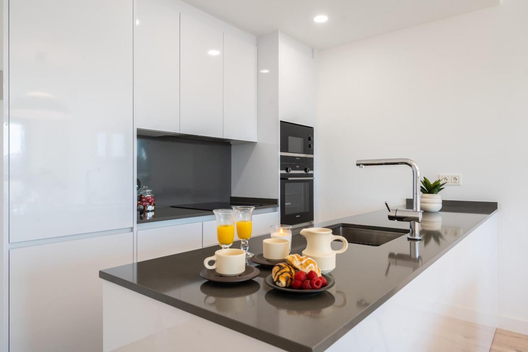 Xpce Urban Skyline - Parking Free Apartment *