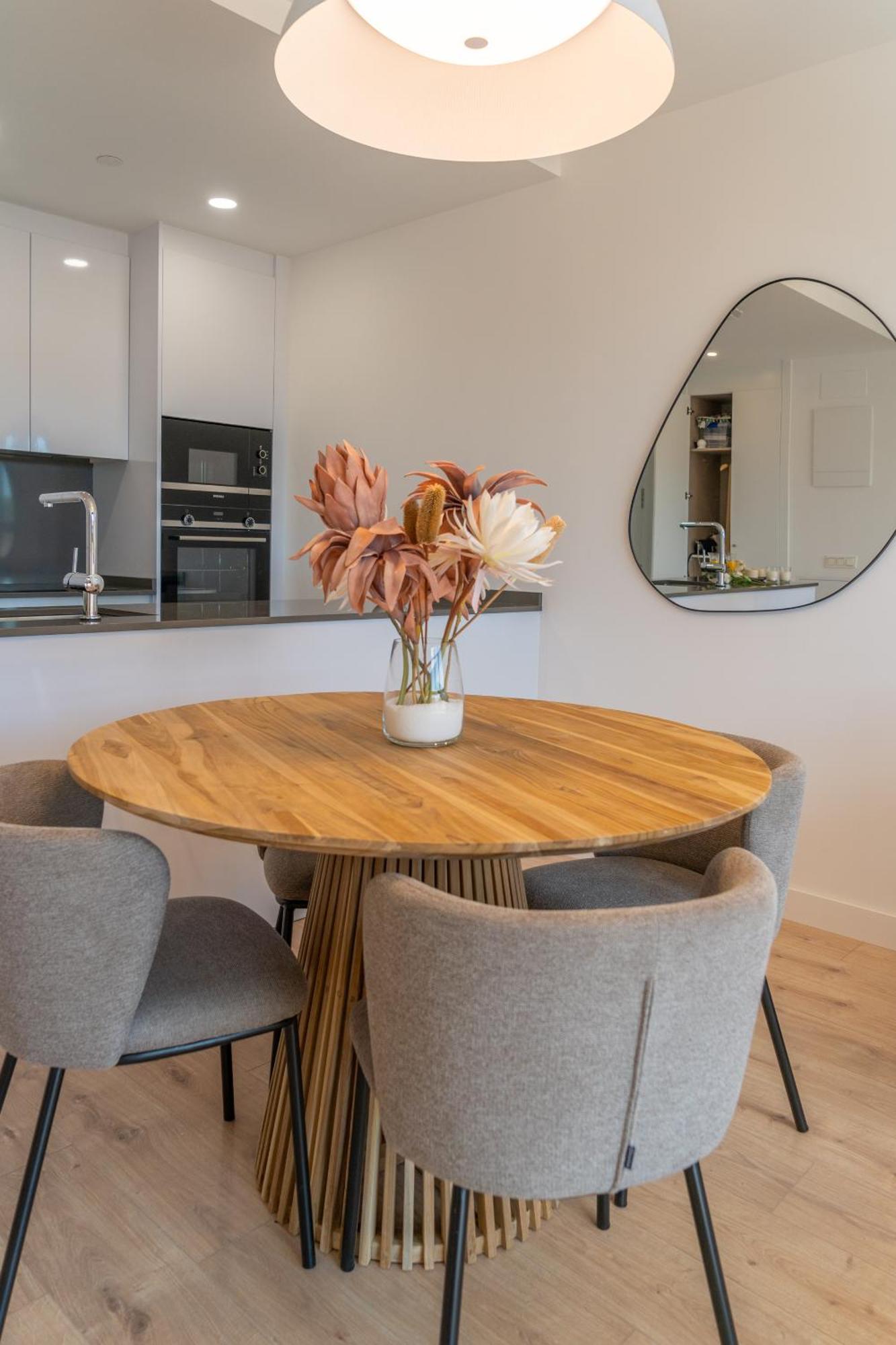 Xpce Urban Skyline - Parking Free Apartment
