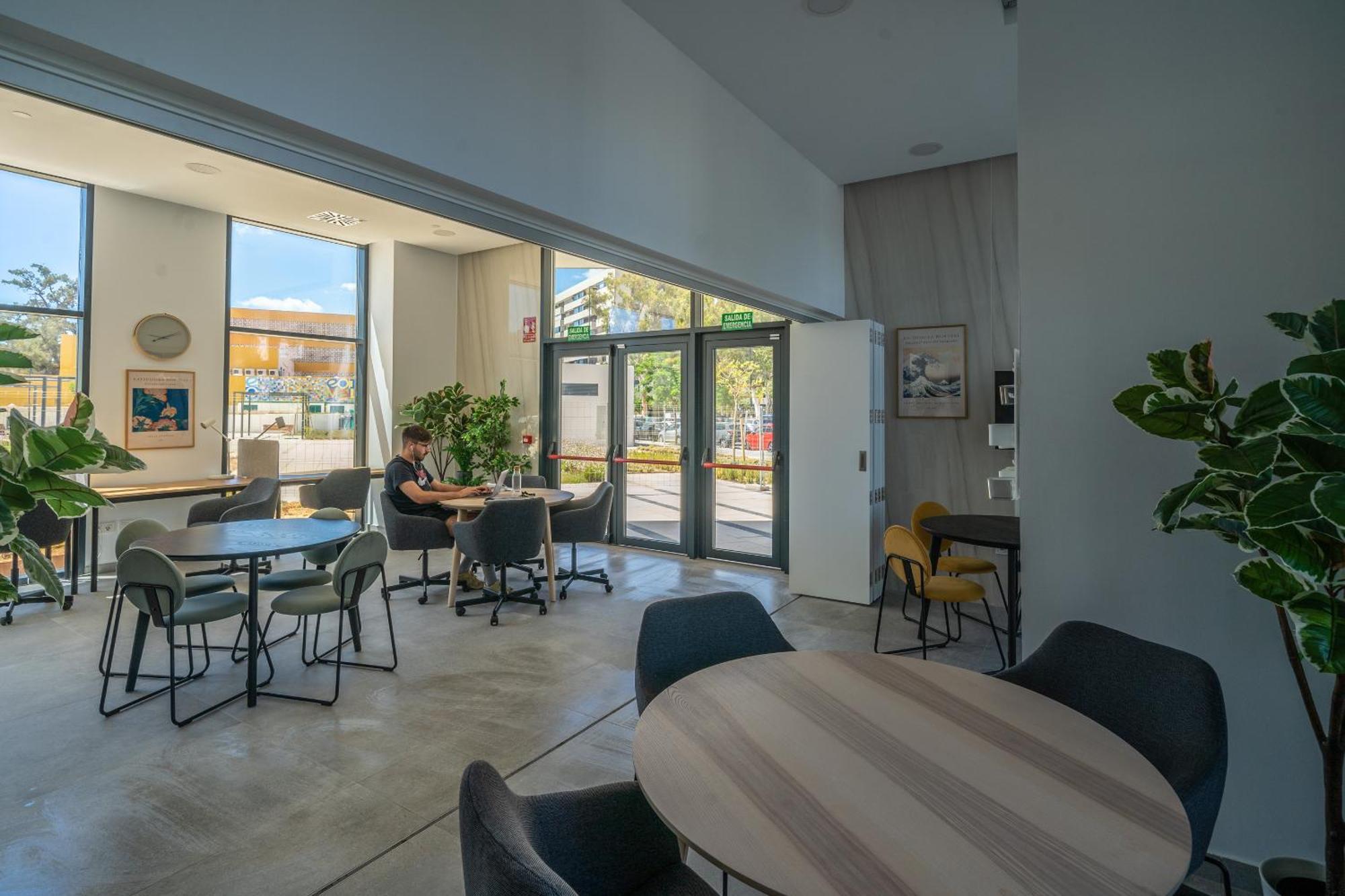 Apartment Xpce Urban Skyline - Parking Free *